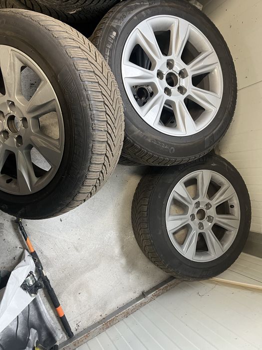 Гуми с джанти 17