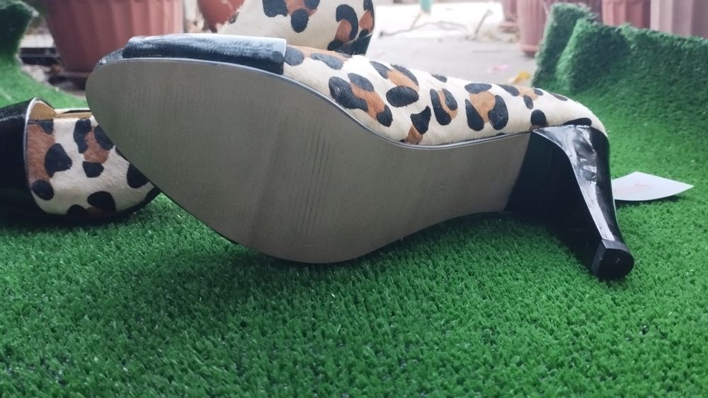 Дамски обувки, чисто нови