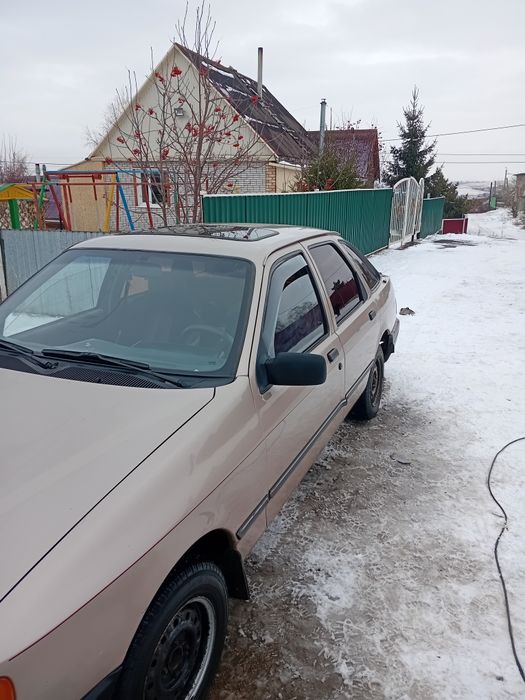 Форд сиера1.8 срочно