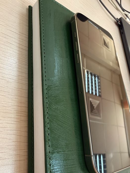 Iphone 16 pro max natural titan
