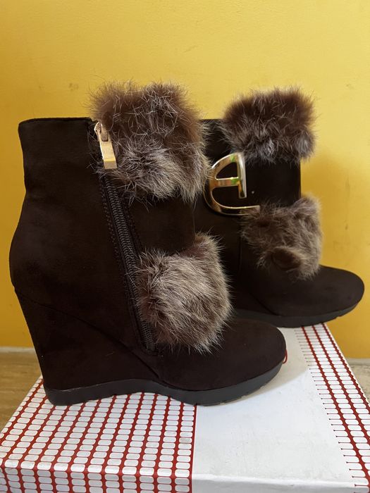 Ботинки женские. Велюр.