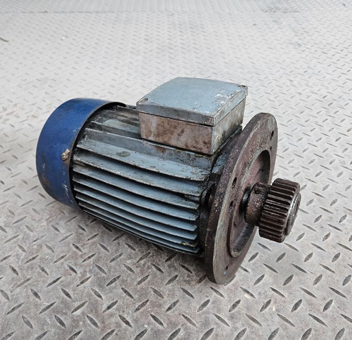 Електромотор 1 брой