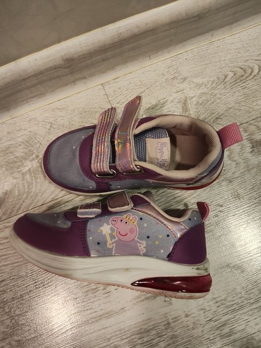 Светещи маратонки на Пепа пиг 26 номер