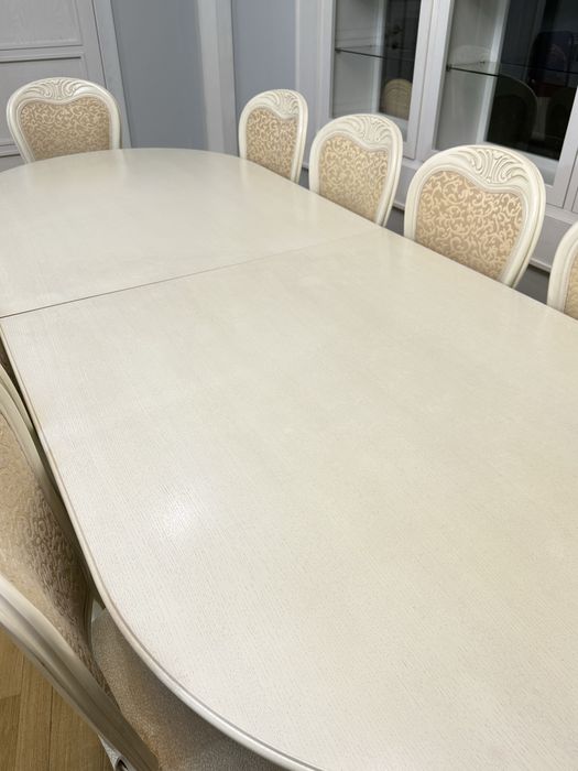 Продам гостевой стол и стулья