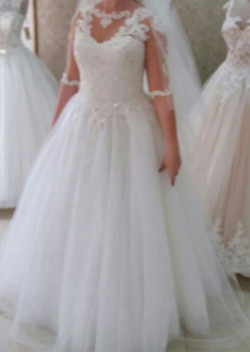 Rochie mireasă făcută pe comandă din dantelă cu tull