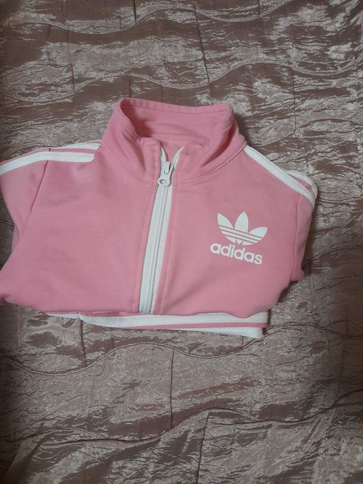 Спортен комплект за 2 годишно дете.