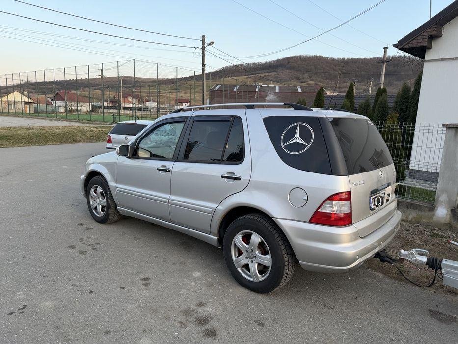 Vând Mercedes ML W163