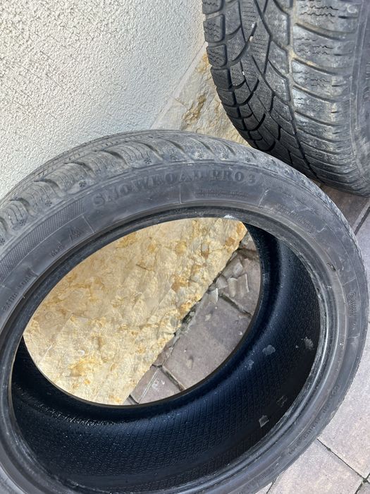 Set 4 Anvelope Iarnă 245/40 R18 - Profil Foarte Bun (Dunlop & Tomket)