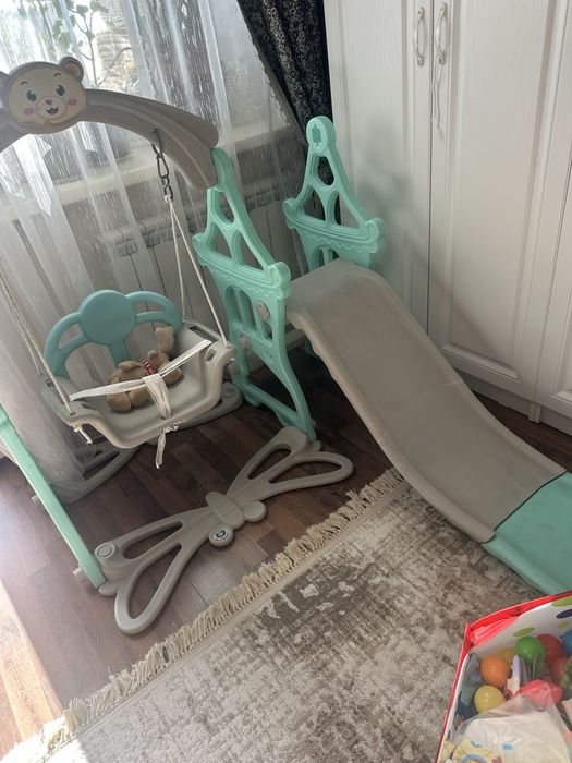 Горка с качелькой