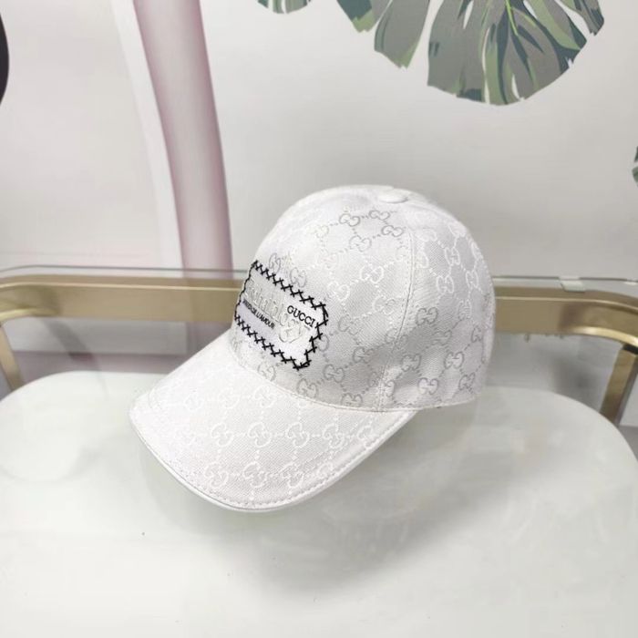 Шапки на Prada ,Dior, Gucci, и др