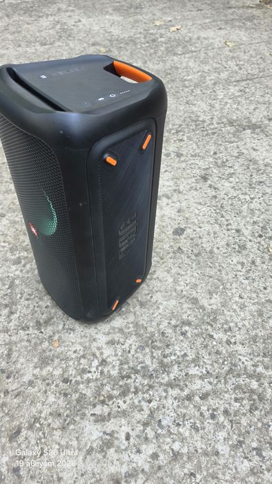 JBL partibox 100
