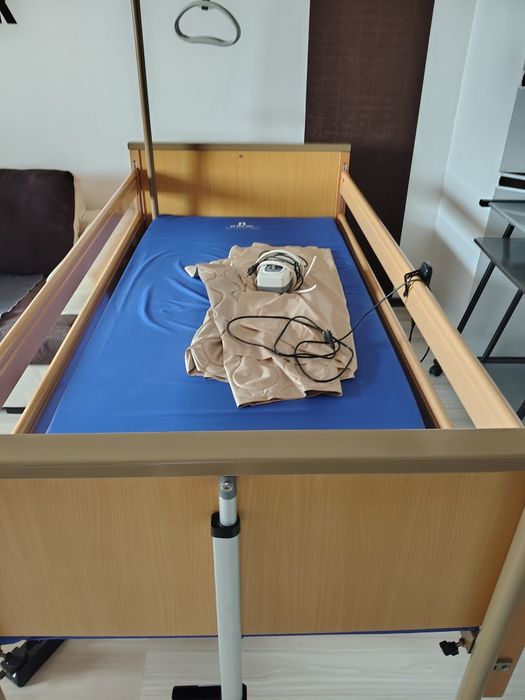 Електрическо болнично легло