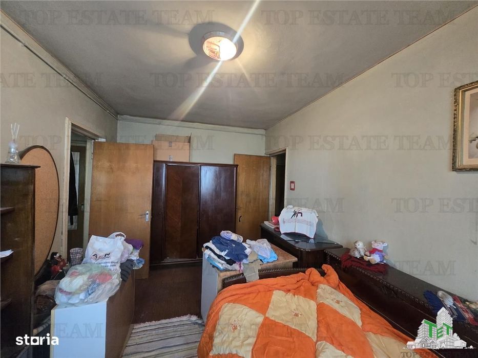 Apartament 3 camere renovabil in cartier Drumul Taberei zona Favorit,