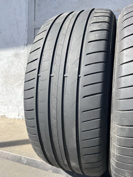 2 бр. летни гуми 225/45/17 Vredestein DOT 0423 4 mm