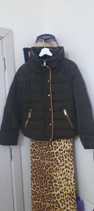 Зимно яке ZARA с качулка прибрана в яката