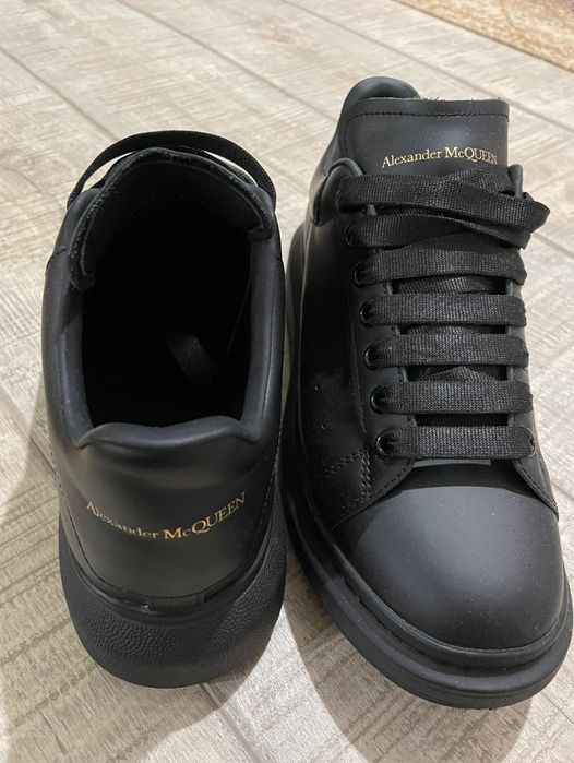 Alexander McQueen la DOAR 249 LEI