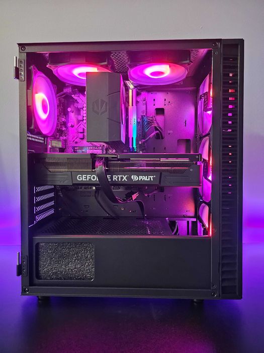 Чисто нов! RTX 5070, Ryzen 7 9800X3D, 32 GB RAM Геймърски компютър!