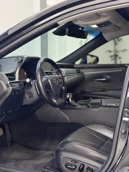 Lexus ES 350 сотувда