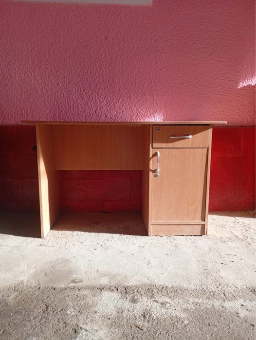 Срочно срочно письменный стол