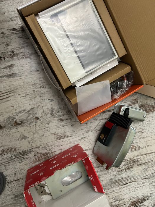 Sistem automatic pt deschidere poarta.