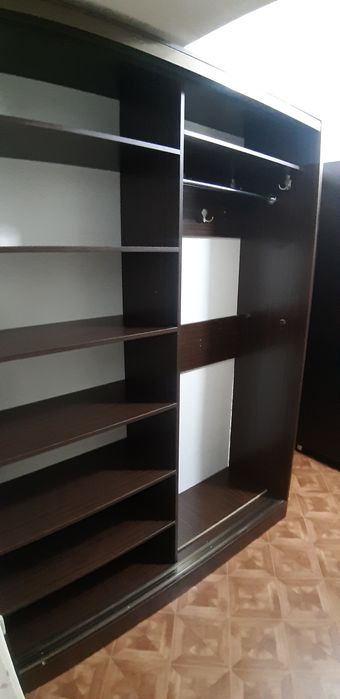 Продам мебель. Прихожая - комплект.