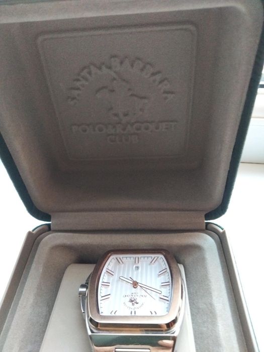 Часы наручные продам