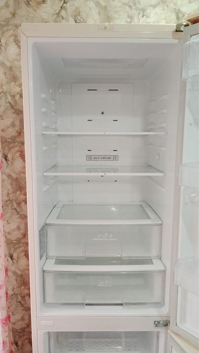 Продам холодильник LG