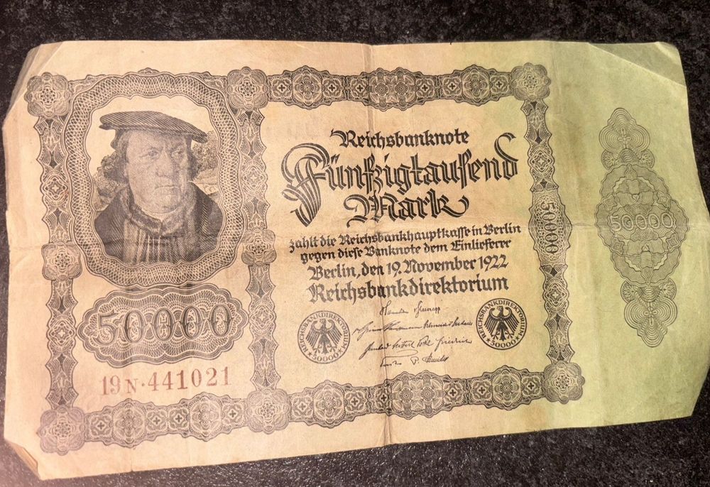 Banii și monede vechi de vânzare