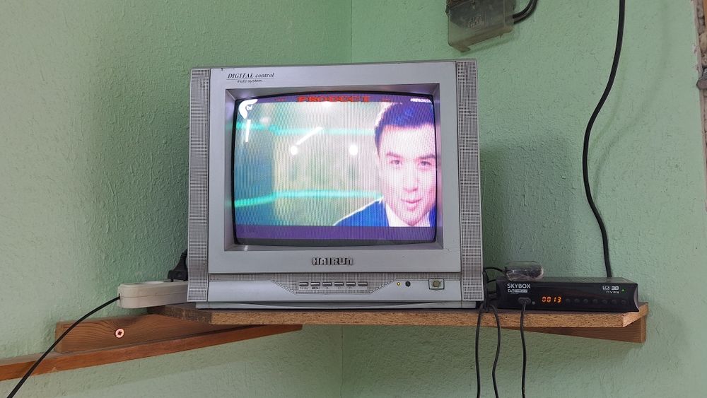 Продаётся телевизор и тюнер