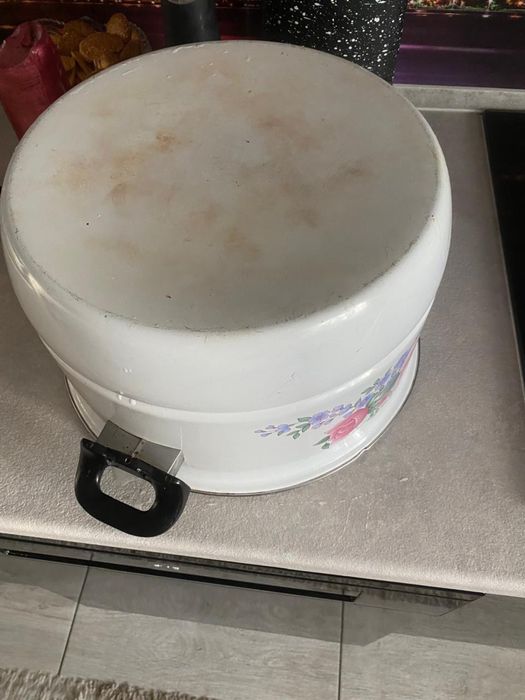 Продам кастрюлю 15 литров