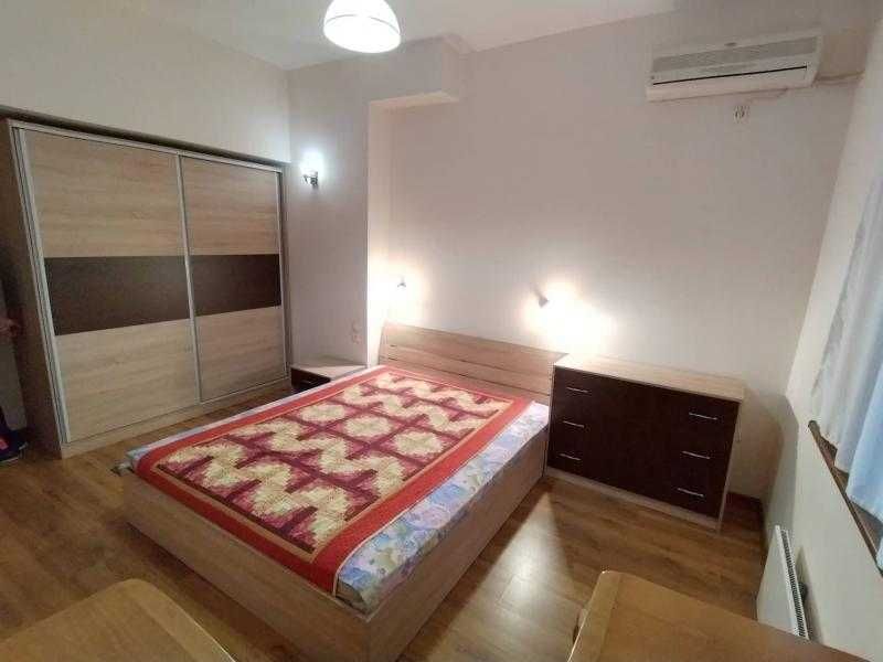 Дава се под наем Двустаен апартамент в Бургас, Център - 60 кв.м за 408 € - Снимка #2
