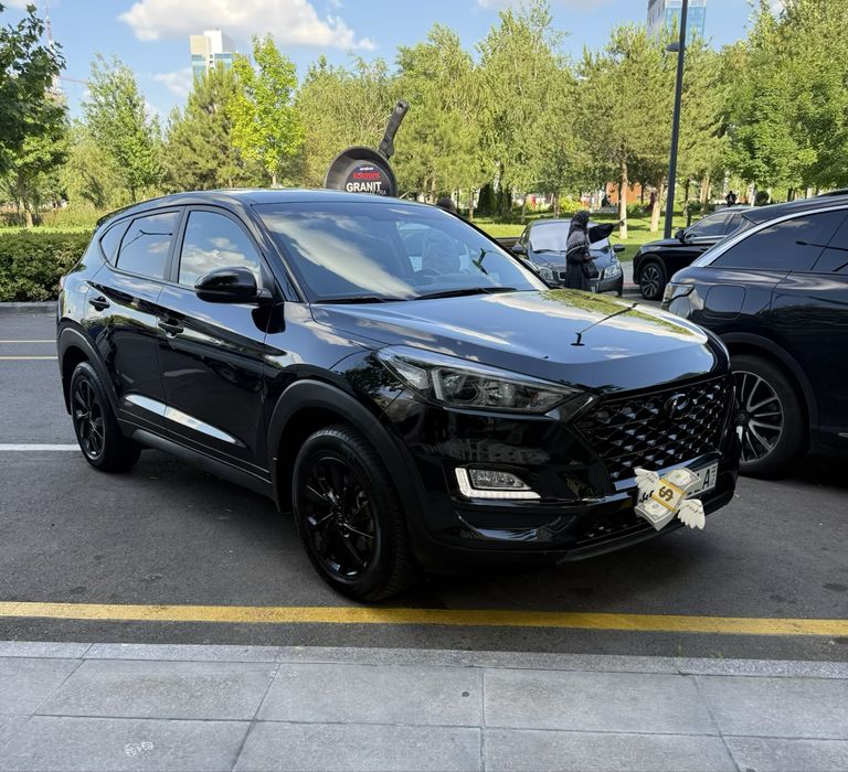 HYUNDAI TUCSON Black Piano Автомобиль