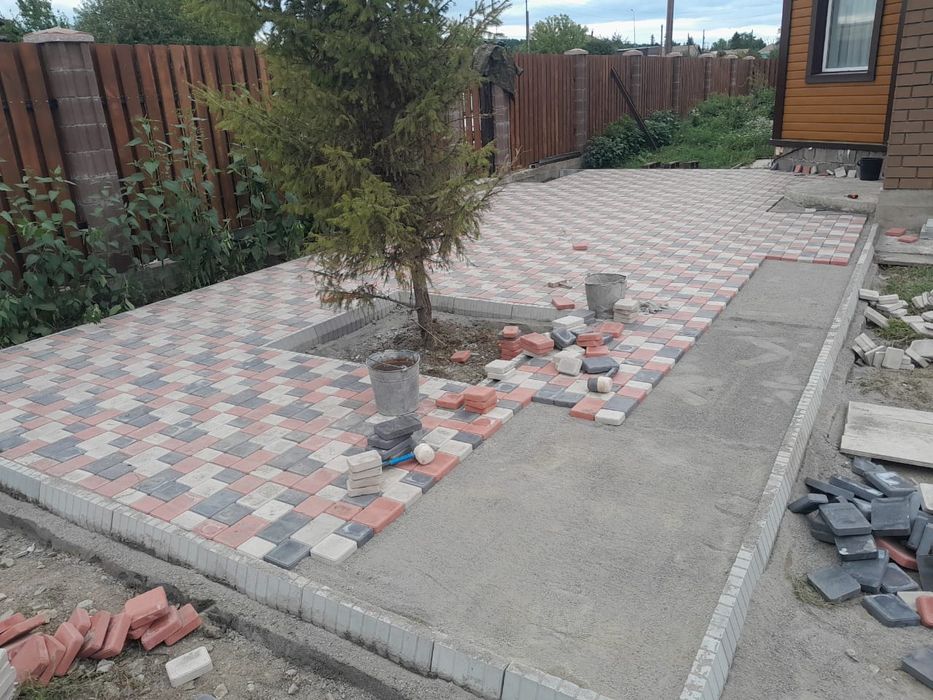 Укладка брусчатки и поребрика
