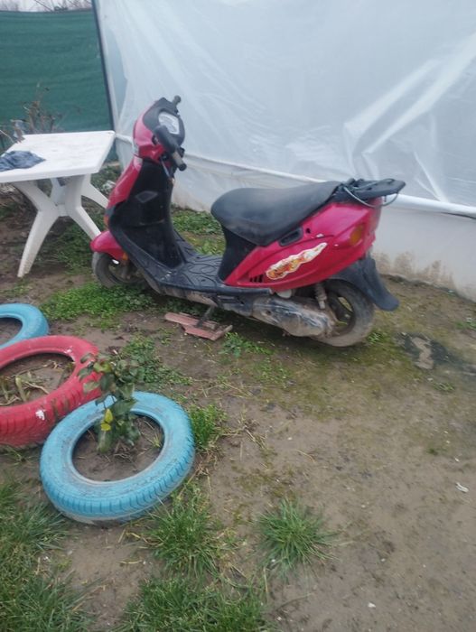 Продавам скутер 50куб