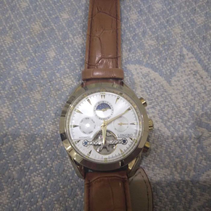 Часы наручные механические