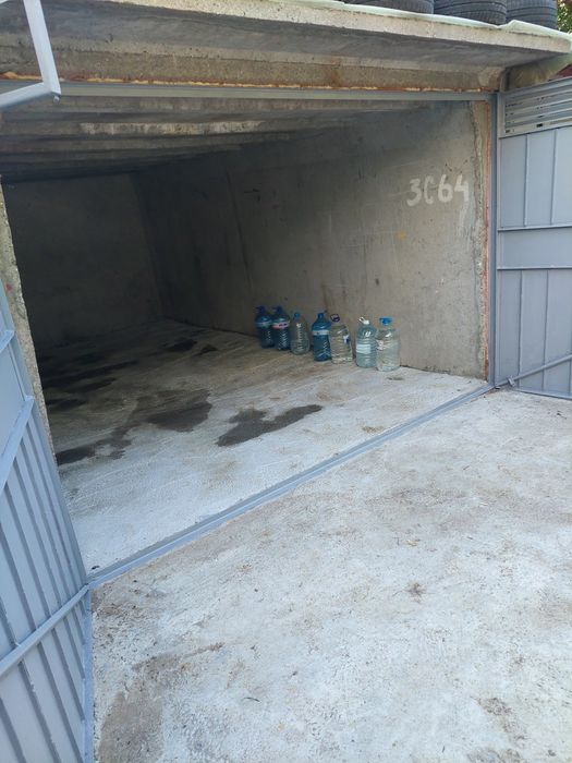 Дава се под наем Гараж / Паркомясто в Русе, Център - 18 кв.м за 51 € - Снимка #3