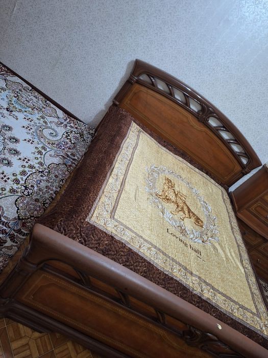 Продам спальный гарнитур