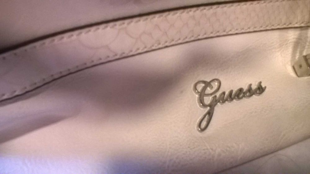 poseta geanta umar GUESS alba cu argintiu, sh, pret 300 lei