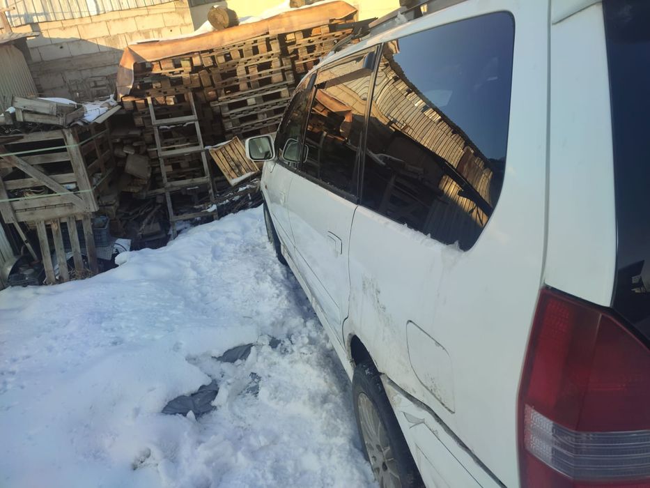 Митсубиси шариод грандис