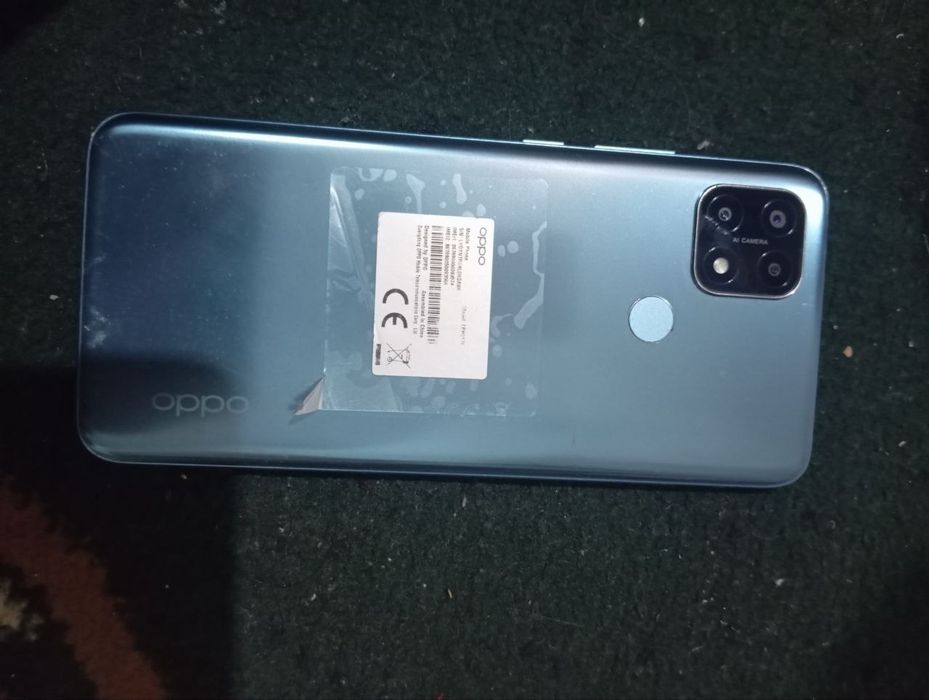 Telefon ayol kishi ishlatgan