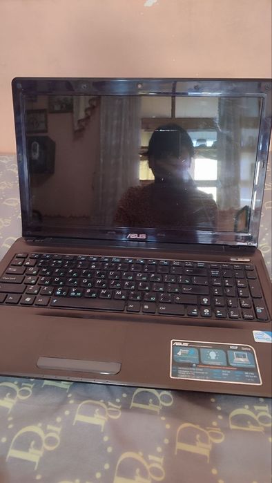 Ноутбук ASUS в хорошем состоянии