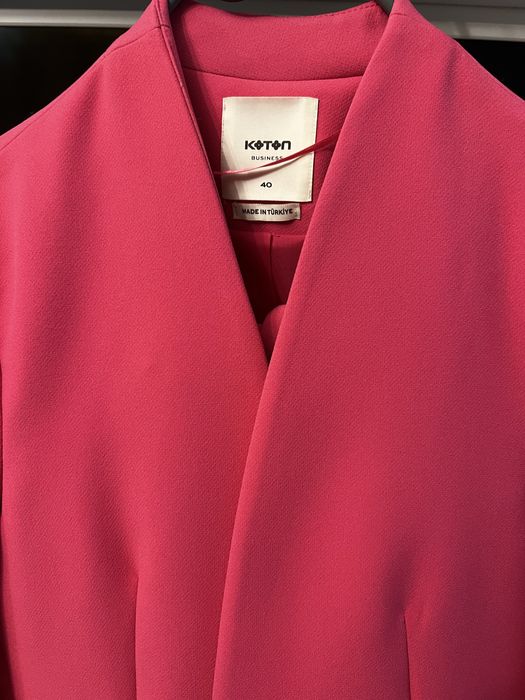 Costum dama nou sacou si pentaloni nou fara eticheta