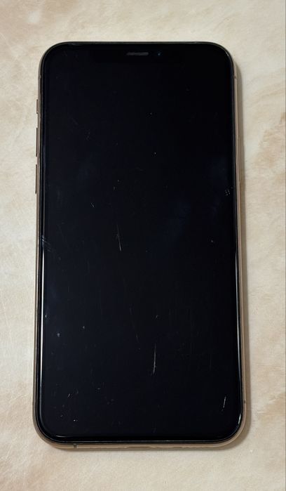 iPhone 11 Pro 64GB Gold + cutie + husa Quadlock