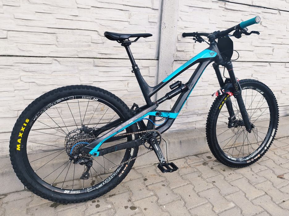 Bicicletă YT Capra 27" AL 2018, Negru Perlat/Albastru Turcoaz.