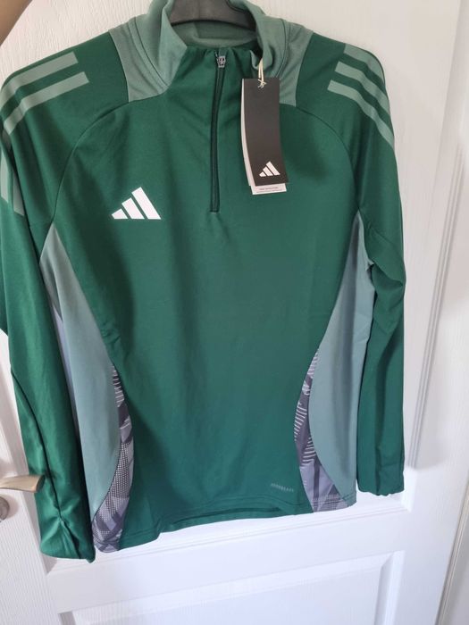 Adidas  фанелка..