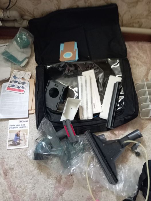 Пылесос почти новый