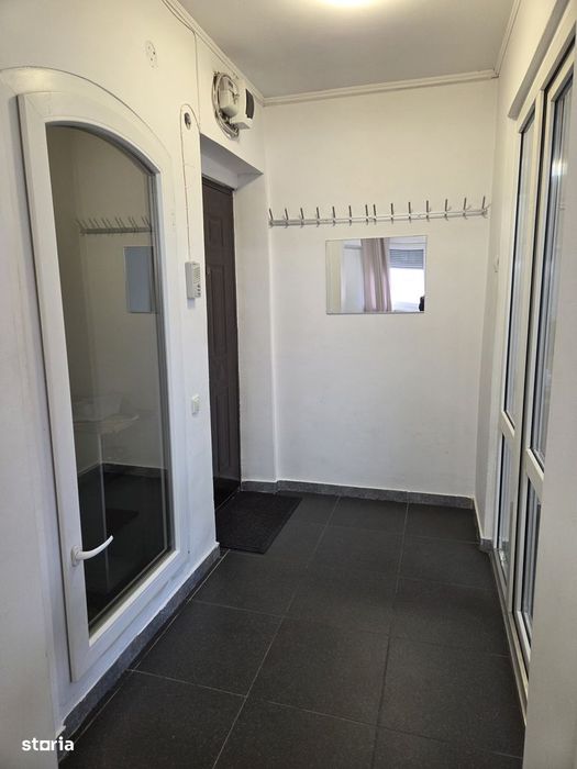 Proprietar/Apartament 3 camere,zona Piata Garii,etaj 4.