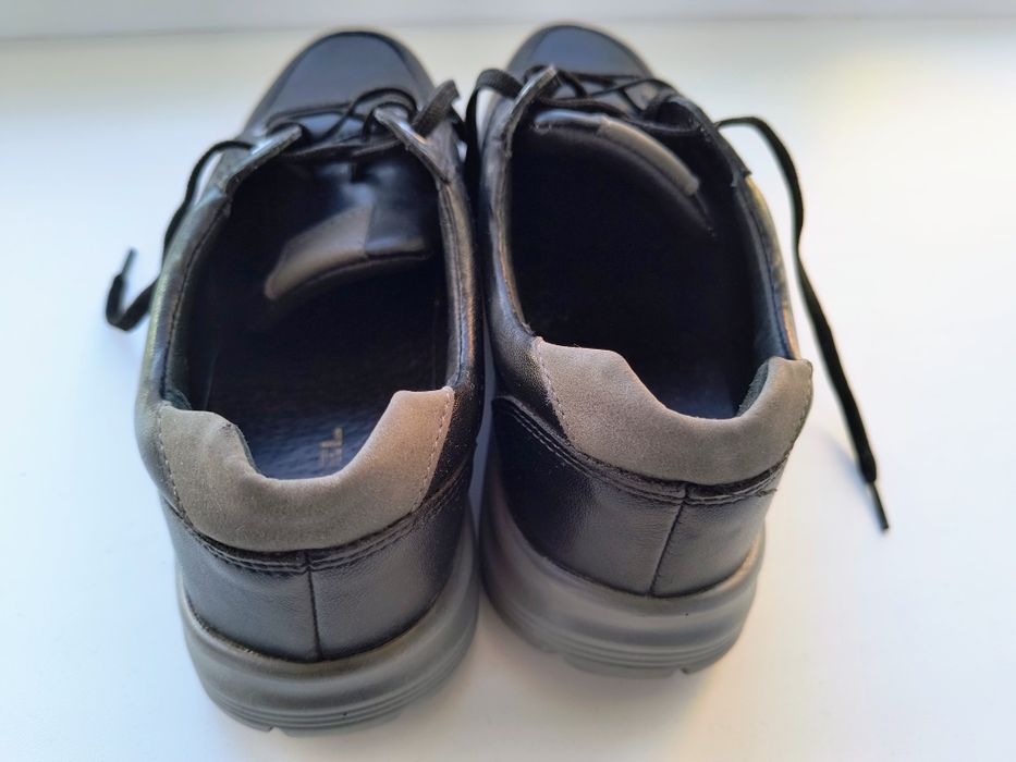 Туфли на мальчика р-р 38