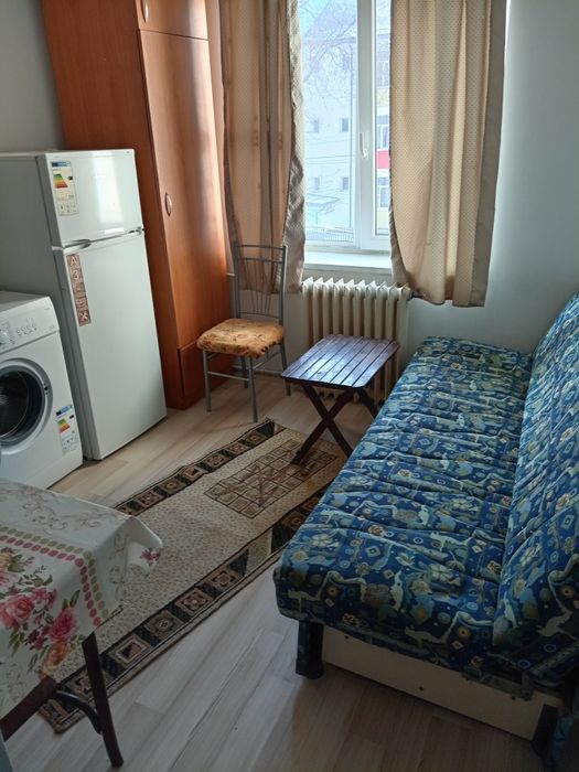 Închiriez garsoniera