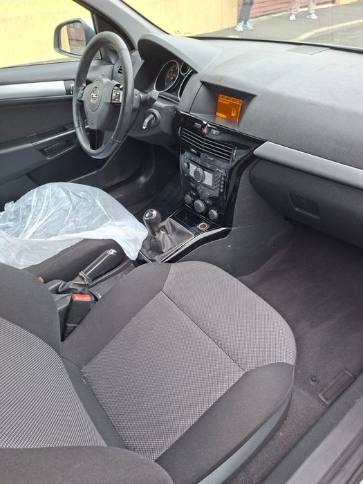 OPEL Astra 2011 — imagine 2